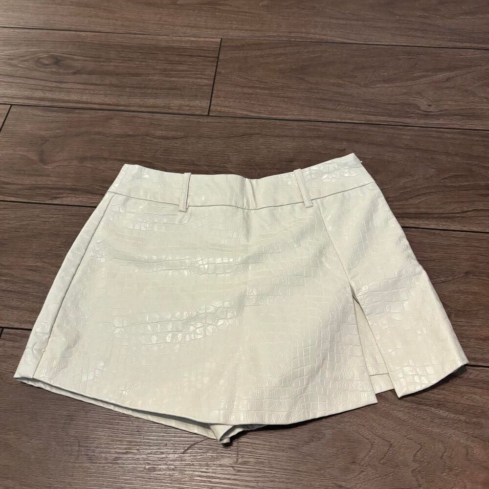 American-vintage Women's Cream and White Skirt